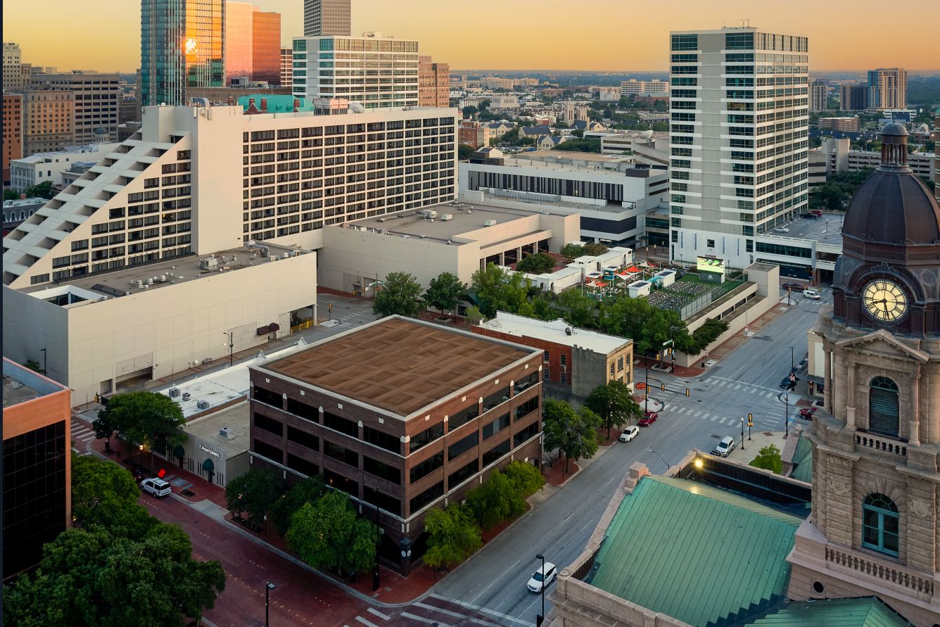 Br Dfwdt Exterior Courthouse 01792 Classic Hor Br Dfwdt Exterior Courthouse 01792 Classic Hor